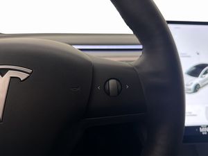 Tesla Model 3 bild 15