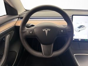 Tesla Model 3 bild 13