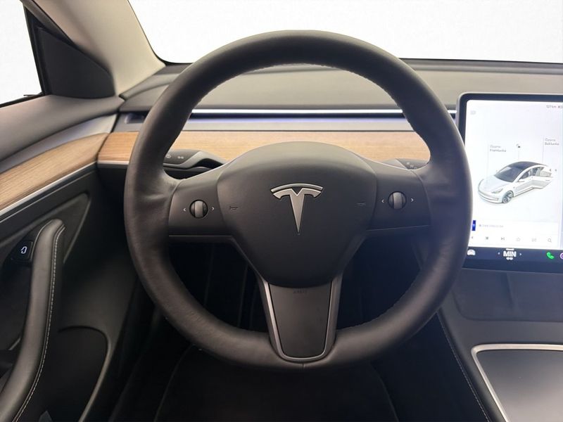 Tesla Model 3 bild 13