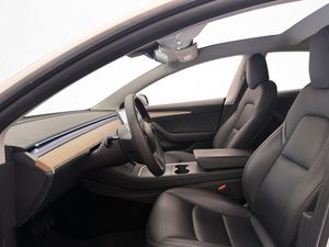 Tesla Model 3 bild 11