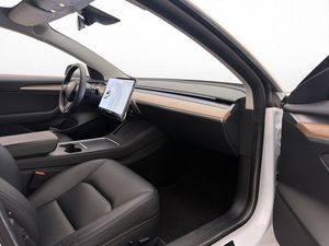 Tesla Model 3 bild 28