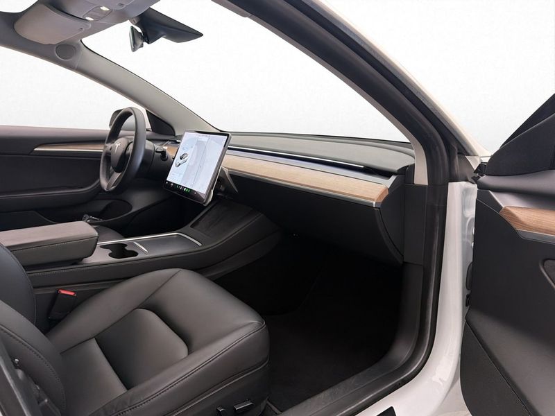 Tesla Model 3 bild 28
