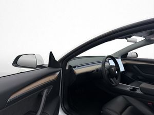 Tesla Model 3 bild 10