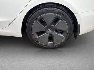 Tesla Model 3 bild 31