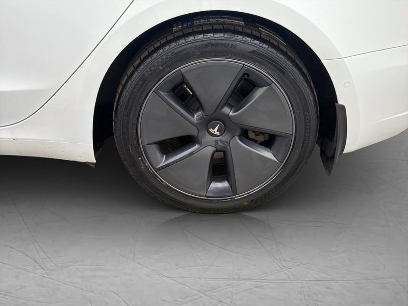 Tesla Model 3 bild 31