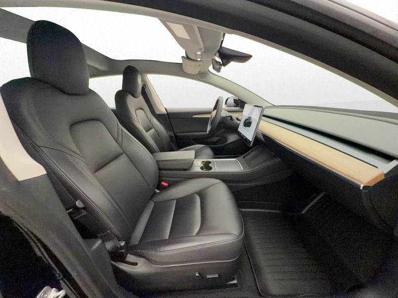 Tesla Model 3 bild 27