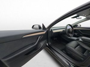Tesla Model 3 bild 11