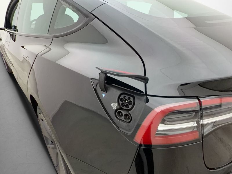 Tesla Model 3 bild 25