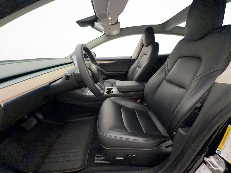 Tesla Model 3 bild 12