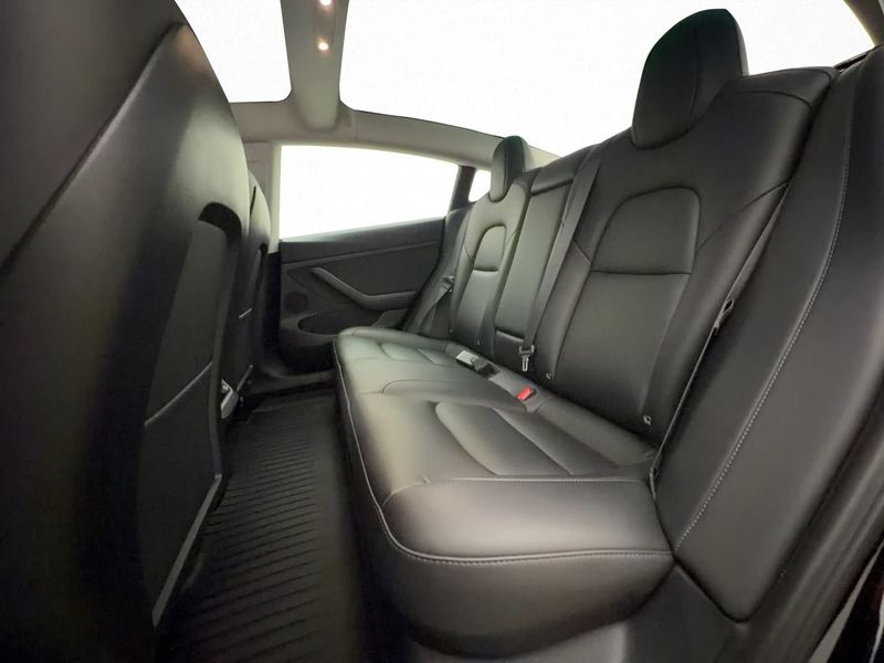 Tesla Model 3 bild 29