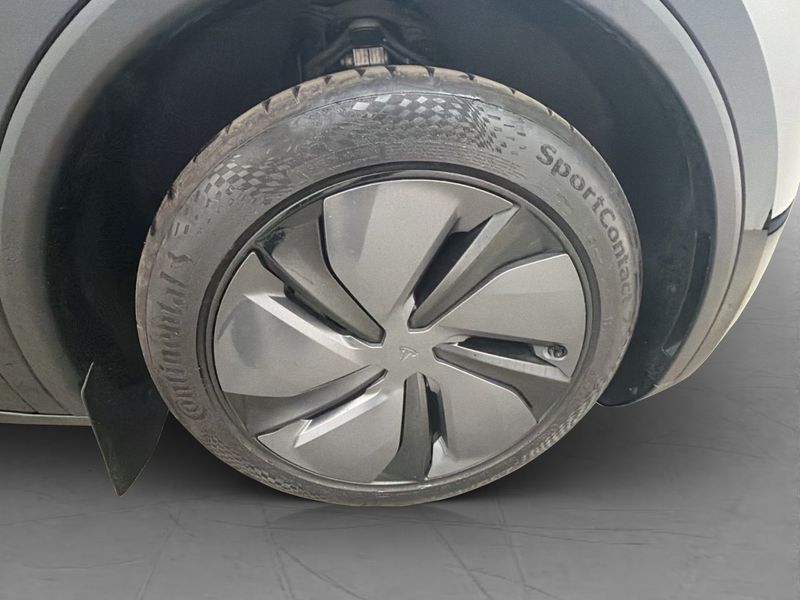 Tesla Model Y bild 33