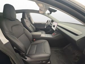Tesla Model Y bild 27