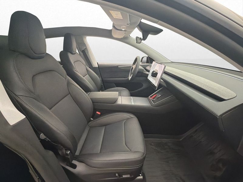 Tesla Model Y bild 27