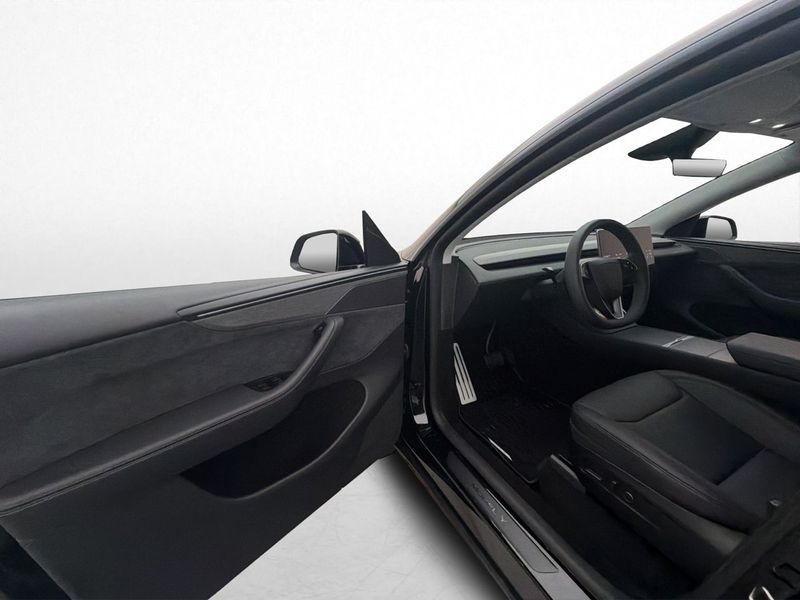 Tesla Model Y bild 11