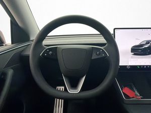 Tesla Model Y bild 16