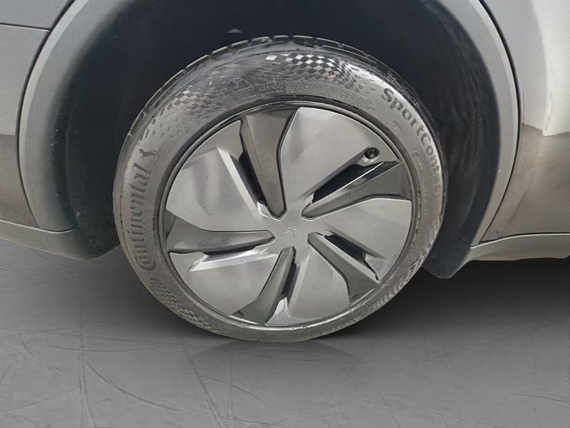 Tesla Model Y bild 32