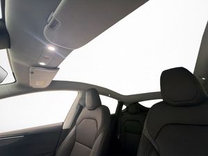 Tesla Model Y bild 12