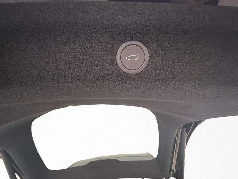 Tesla Model Y bild 29