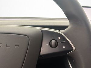 Tesla Model Y bild 18