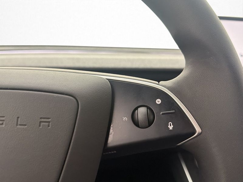 Tesla Model Y bild 18
