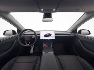 Tesla Model Y bild 15