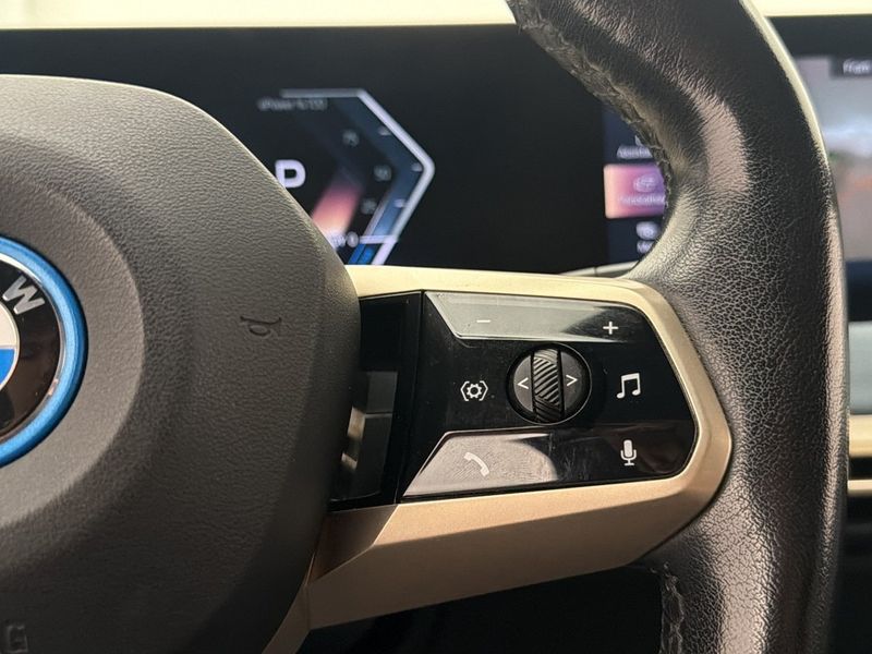 BMW iX bild 19