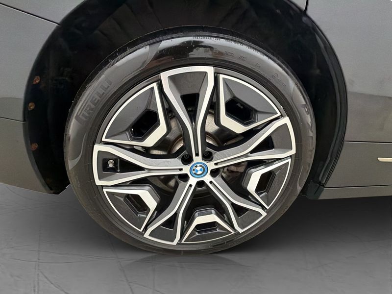 BMW iX bild 35