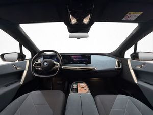 BMW iX bild 16