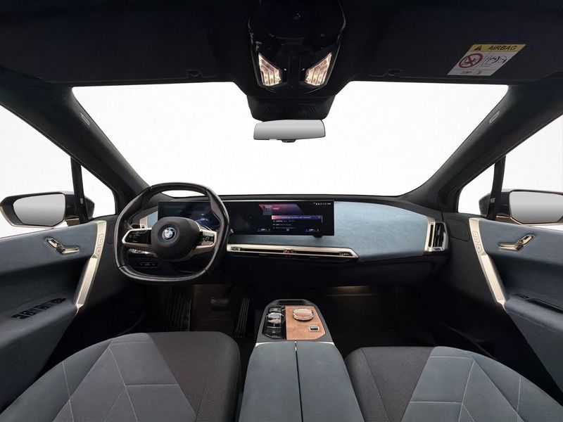 BMW iX bild 16