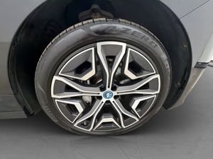 BMW iX bild 36