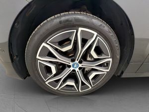 BMW iX bild 33