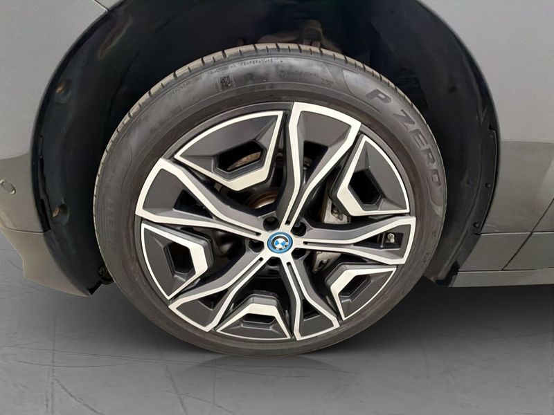 BMW iX bild 33
