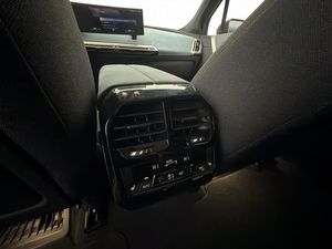 BMW iX bild 28