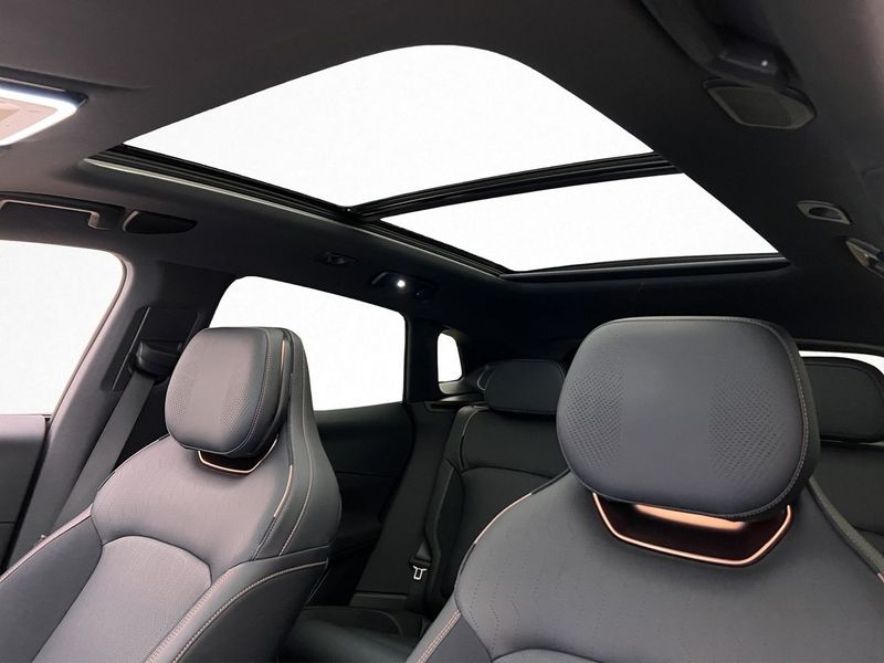 Lynk & Co 08 bild 13