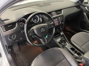 Skoda Octavia bild 7
