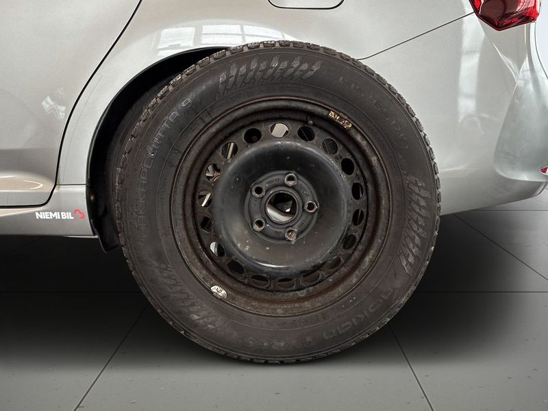 Toyota Avensis bild 14