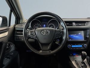 Toyota Avensis bild 9
