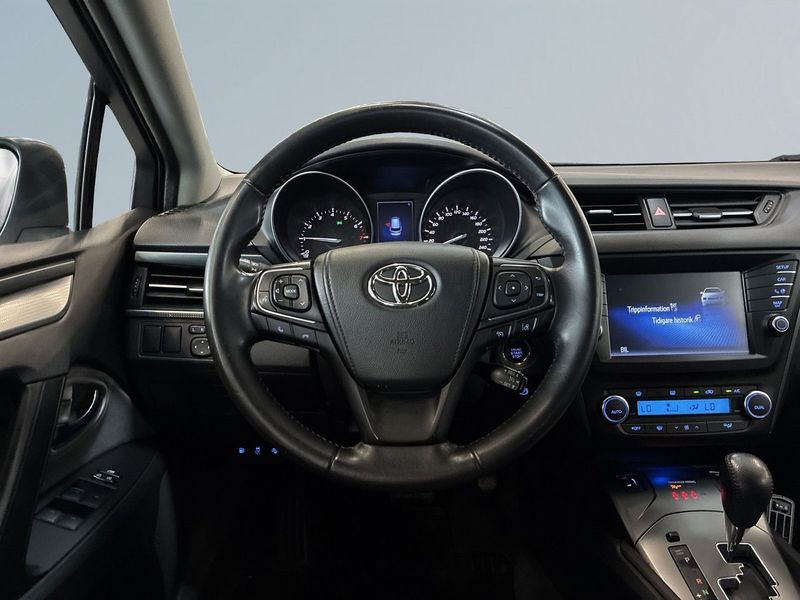 Toyota Avensis bild 9