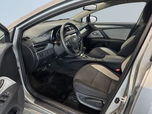 Toyota Avensis bild 7