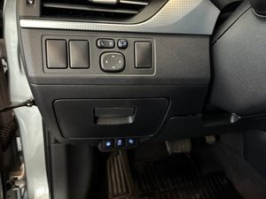 Toyota Avensis bild 22