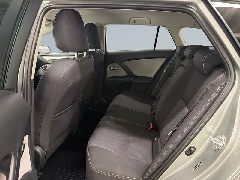 Toyota Avensis bild 13