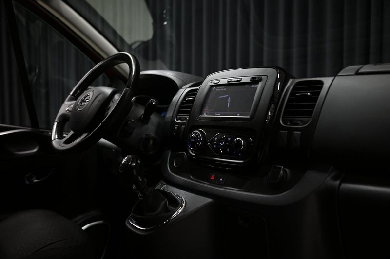 Opel Vivaro bild 25