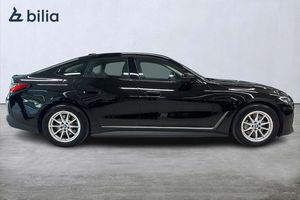BMW i4 bild 16