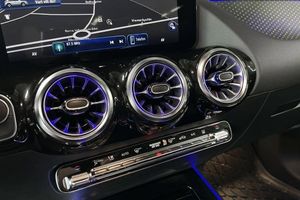 Mercedes EQA300 bild 13
