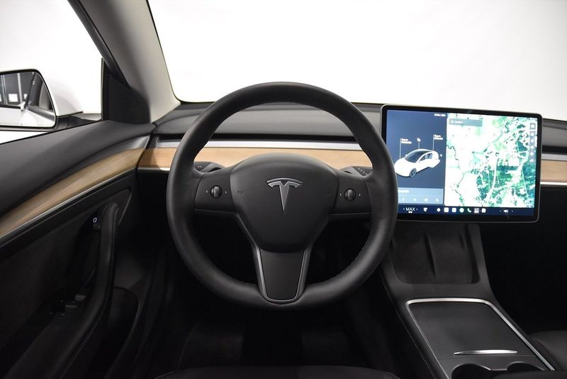 Tesla Model 3 bild 2