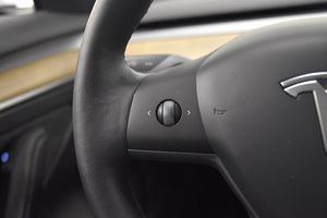 Tesla Model 3 bild 10