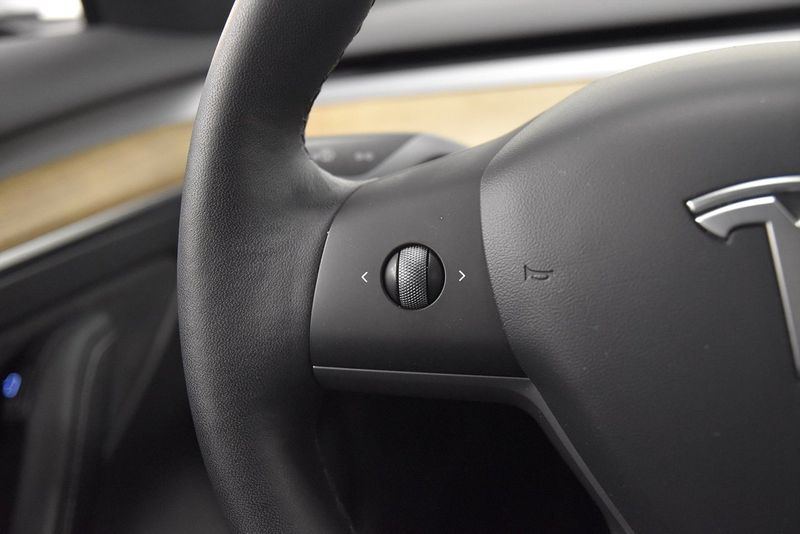 Tesla Model 3 bild 10