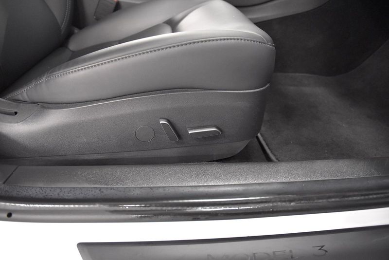 Tesla Model 3 bild 15