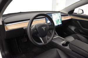 Tesla Model 3 bild 8