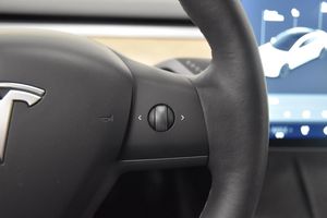 Tesla Model 3 bild 11